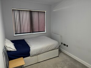 1 bedroom, WiFi, bed sheets - 1 Bedroom Slough (Slough)