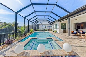 Pool - Mi aMora - Waterfront Home - pool, hot tub, kayaks (Bonita Springs)