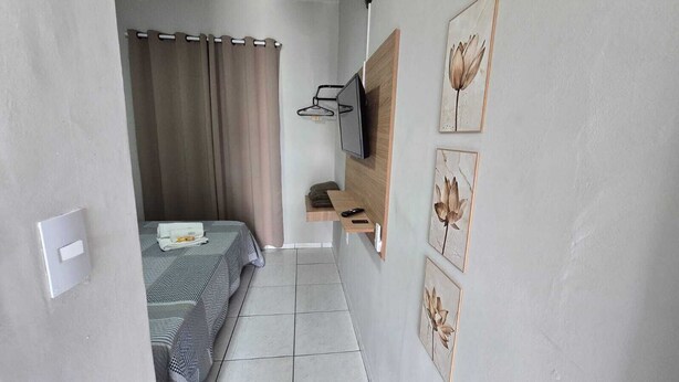 1 多间卧室、上网接入、床单