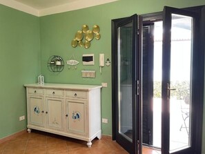 Interior - Sardinia Hillside Retreat - Apt 14 - 2BR, quiet area, parking (Santa Maria Coghinas)