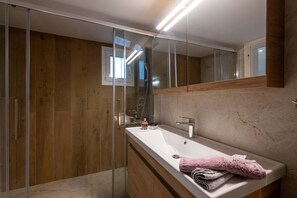 House | 2 bedrooms, Internet