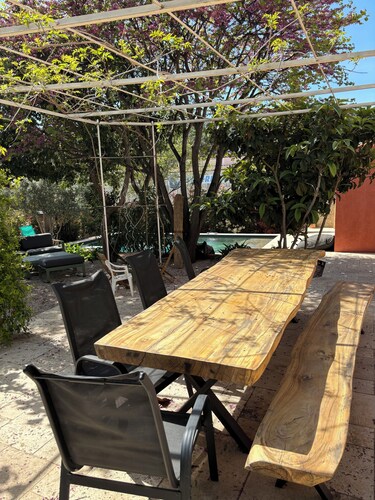 Elegant accommodation near beach and cove