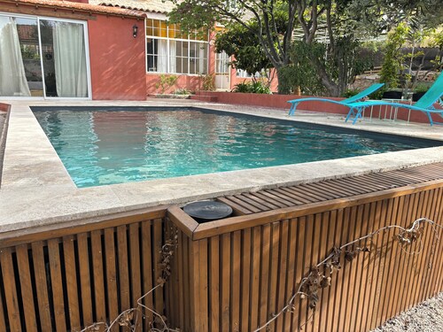 Elegant accommodation near beach and cove