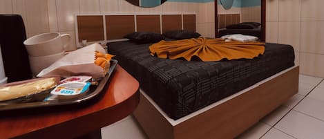 Standard-Doppel- oder -Zweibettzimmer