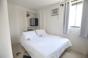 Room | Free WiFi - Studio 68 (Recife)