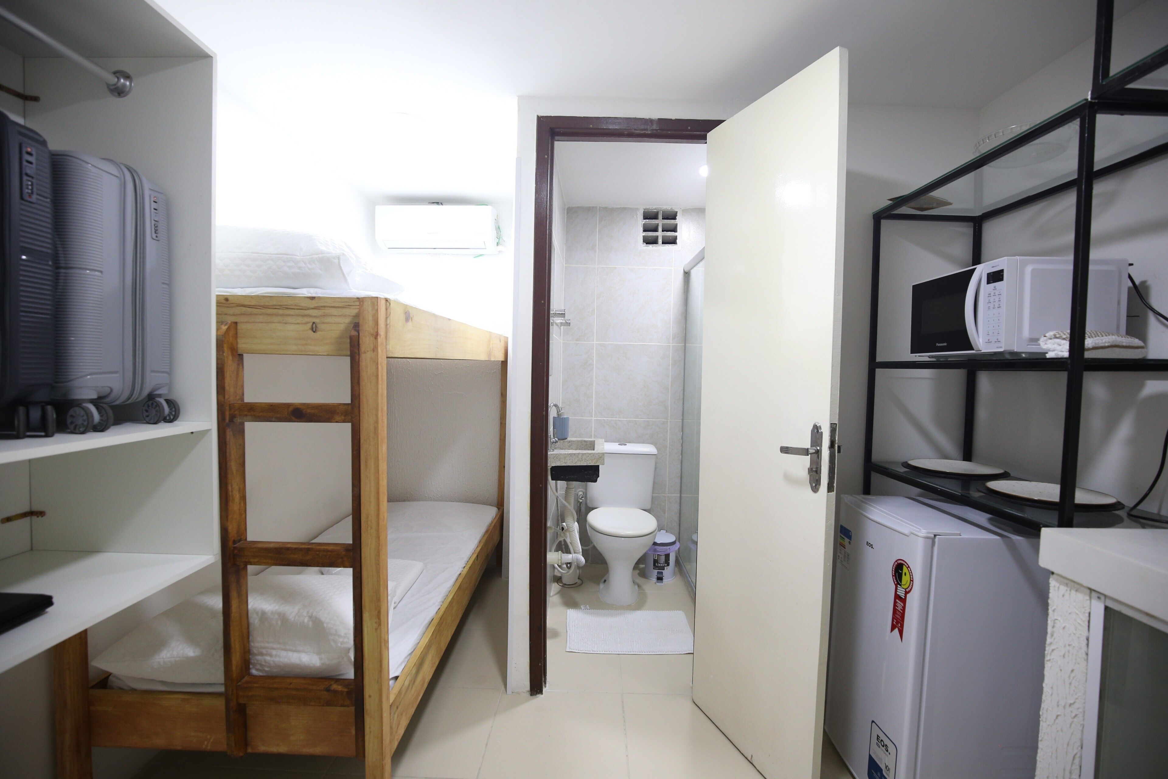 Room | Free WiFi
