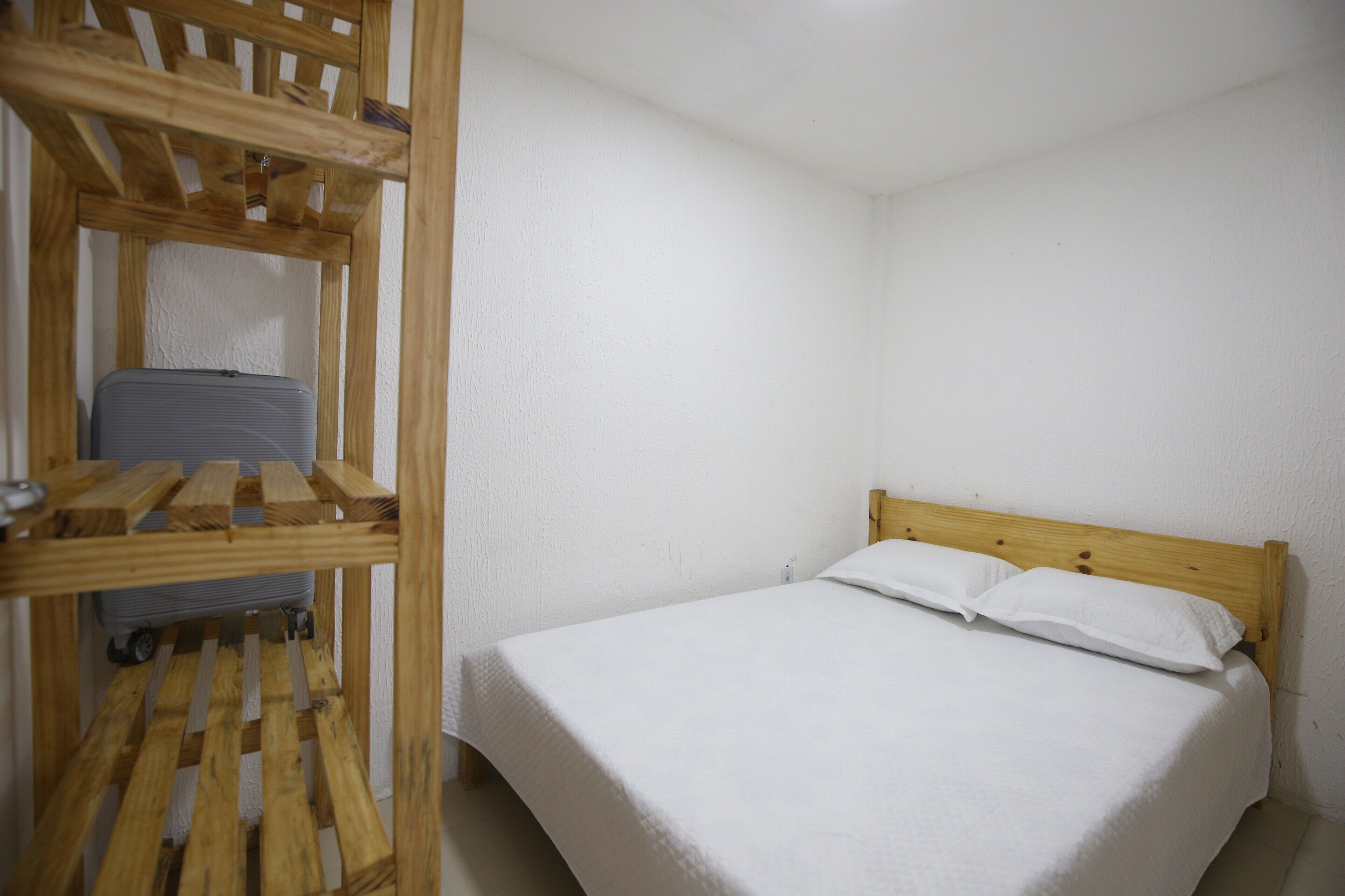 Room | Free WiFi