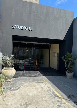 Exterior - Studio 68 (Recife)