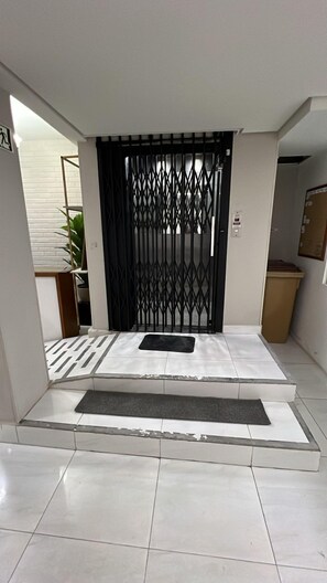 Elevator - Studio 68 (Recife)