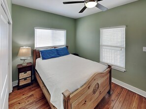 Room - Fin | Gorgeous Home, Steps to Beach (Port Aransas)