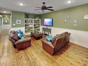 Smart TV - Fin | Gorgeous Home, Steps to Beach (Port Aransas)