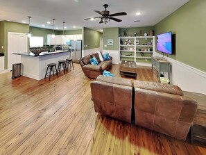 Smart TV - Fin & Feather | Spacious Port A Home, Steps to Sand (Port Aransas)