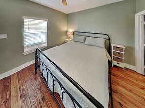 6 bedrooms, iron/ironing board, Internet, bed sheets - Fin & Feather | Spacious Port A Home, Steps to Sand (Port Aransas)