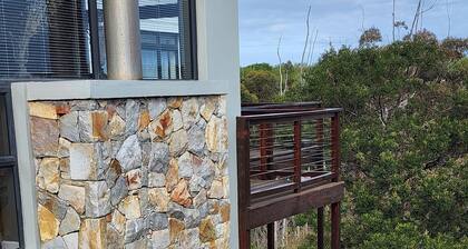 Fabulous 5-bedroom house in serene Onrusrivier perfect for families and Friends