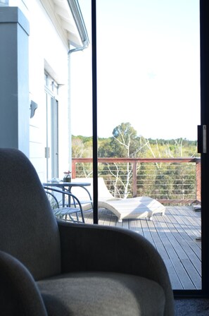 Property grounds - Fabulous 5-bedroom house in serene Onrusrivier perfect for families and Friends (Onrusrivier)