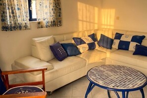 Living area - Villa Tetraktys (Sfinari)