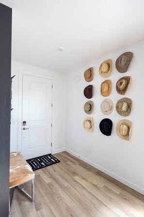 Interior - Welcome to The Velvet Spur, a thoughtfully designed western retreat where elevated comfort meets effortless style. Nestled in Eagle, this home is your perfect home base for relaxing, exploring, and experiencing the best of the Treasure Valley (Eagle Boise)