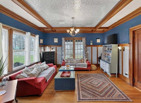 House, 4 Bedrooms | Living area