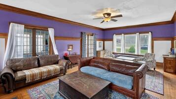 House, 4 Bedrooms | Living area