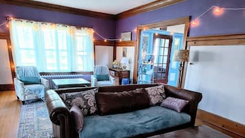 House, 4 Bedrooms | Living area