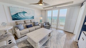 Condo, 4 phòng ngủ | Khu phòng khách