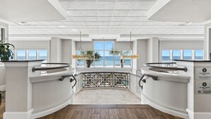 Condo, 4 phòng ngủ | Nội thất