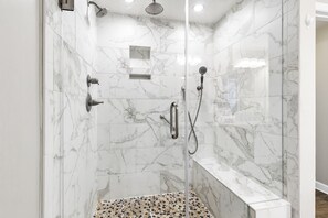 Bathroom - The Inn At Crystal Beach Ph 702 4 Bedroom Condo (Destin)