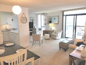 TV - Oceanfront Building With Great Ocean and Bay Views (Ocean City)
