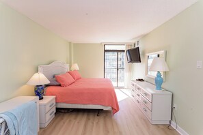 Room - Oceanfront Building With Great Ocean and Bay Views (Ocean City)