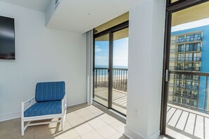 TV - Oceanfront Building With Great Ocean and Bay Views (Ocean City)
