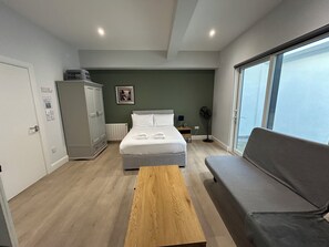 1 bedroom, iron/ironing board, WiFi, bed sheets - Dublin citycenter 1 double bed Studio (Dublin)