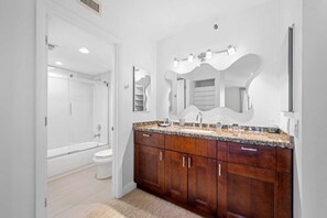 Bathroom - Luxury 2-bedroom apartment at Aventura Yacht Club with pool view (Aventura)