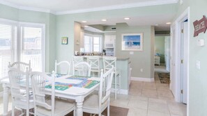 Dining - Beautiful 3 Bedroom Condo in Downtown OC (Ocean City)