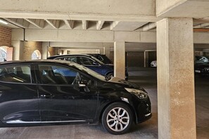 Property grounds - The Queens Hotel and Victoria Cloisters (York)