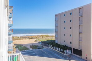 Property grounds - 3 Bedroom, 2 Bath Condo Oceanblock (Ocean City)