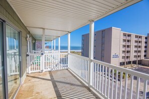 Property grounds - 3 Bedroom, 2 Bath Condo Oceanblock (Ocean City)