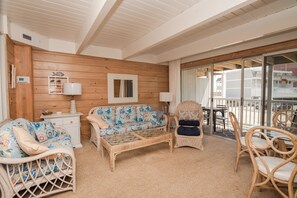 TV - Large Oceanside Townhouse (Ocean City)