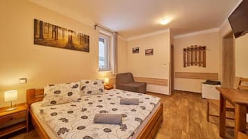 Triple Room, Garden View | Free WiFi