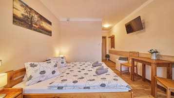 Double Room, Garden View | Free WiFi