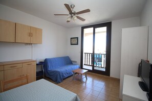 TV - Apartment for 4 at 300m from the beach (Canet-en-Roussillon)