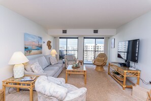 TV - Oceanfront Building With Great Ocean and Bay Views (Ocean City)
