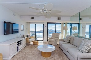 TV - Oceanfront Building With Great Ocean and Bay Views (Ocean City)