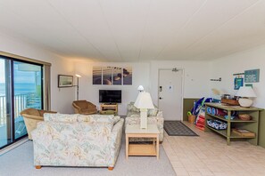 TV - Great views from this oceanfront side view unit (Ocean City)