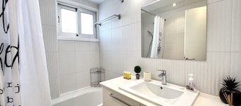 127 NIC - Stay Sun Line Apartment