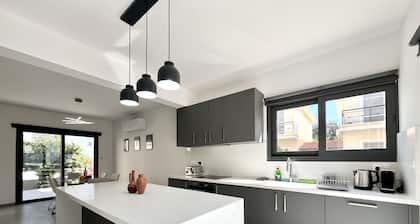148 LIM - Stay Lumiere House