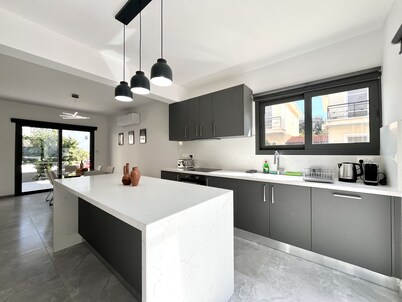 148 LIM - Stay Lumiere House