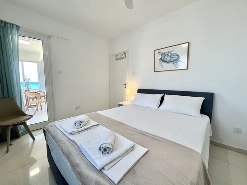 39 LCA - Stay Makenzie View Apartment