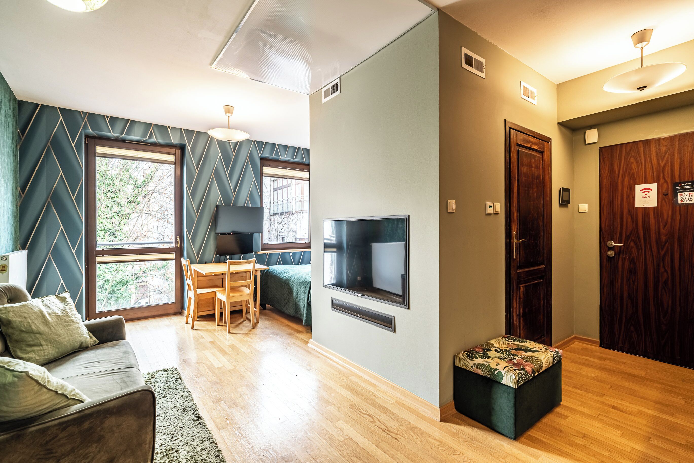 Studio Suite, 1 Double Bed | Living room