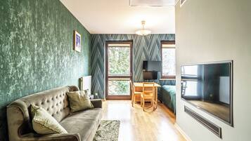 Studio Suite, 1 Double Bed | Living room