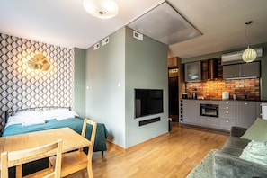 Studio Suite, 1 Double Bed | Iron/ironing board, free WiFi - RentPlanet - Studio Krupnicza (Kraków)